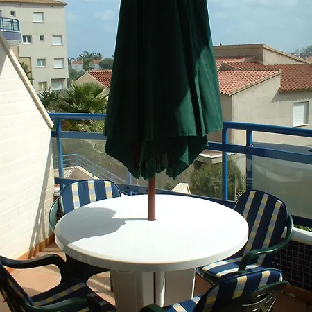 Nova Golf Apartment
